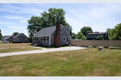 100 Sycamore St, Swansea, MA 02777 - Photo 5