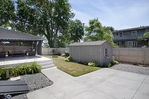 100 Sycamore St, Swansea, MA 02777 - Photo 13
