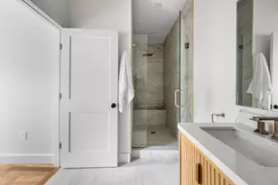 14 Harbor View St, Boston, MA 02125 - Photo 15