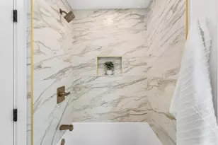 14 Harbor View St, Boston, MA 02125 - Photo 11