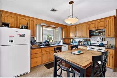 62 Antrim St, Cambridge, MA 02139 - Photo 17