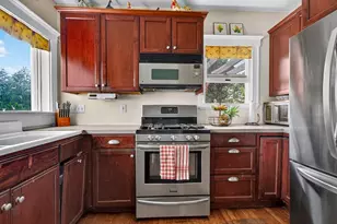 129 Collins St, Danvers, MA 01923 - Photo 5