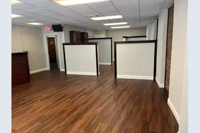 422 Main St #2R, Malden, MA 02148 - Photo 3