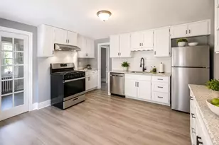 1 Greenleaf Pl, Melrose, MA 02176 - Photo 3
