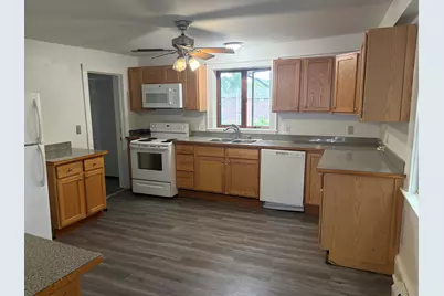 21-23 Carew St, South Hadley, MA 01075 - Photo 5