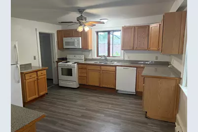 21-23 Carew St, South Hadley, MA 01075 - Photo 5