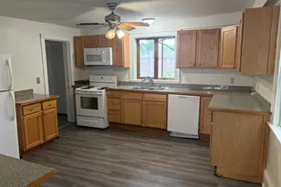 21-23 Carew St, South Hadley, MA 01075 - Photo 5