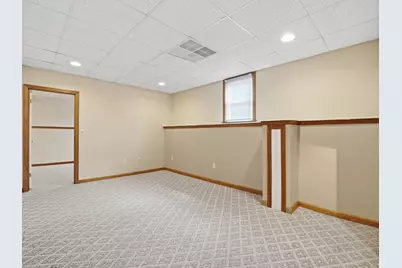 48 Oak Knoll Rd, Lowell, MA 01852 - Photo 27