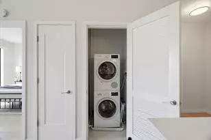 45 W 3rd St, Boston, MA 02127 - Photo 17