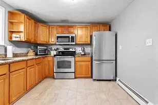 72 Aborn St, Peabody, MA 01960 - Photo 5