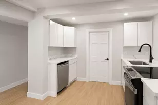 86 Lakeview Ave, Taunton, MA 02780 - Photo 11