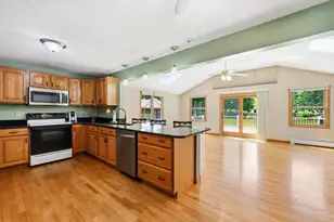 15 Tiffany Ln, Northampton, MA 01062 - Photo 9