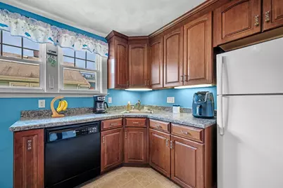 61 Sunnyside St, Boston, MA 02136 - Photo 9