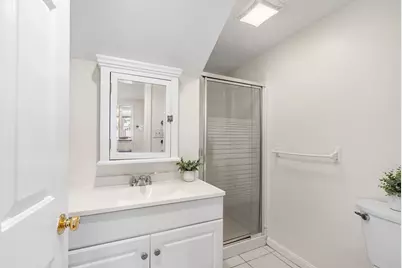 21 Hawkes St #5, Marblehead, MA 01945 - Photo 9