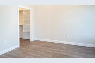 320 Middlesex Ave #E404, Medford, MA 02155 - Photo 3