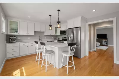 61 Valley St #1, Wakefield, MA 01880 - Photo 3