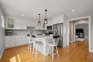 61 Valley St, Wakefield, MA 01880 - Photo 3