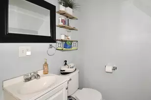 106 Suffolk St, Springfield, MA 01109 - Photo 15