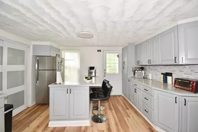 106 Suffolk St, Springfield, MA 01109 - Photo 7