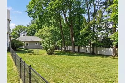 432 Dedham St, Newton, MA 02459 - Photo 21