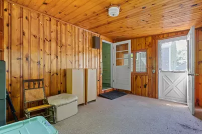 27 Kinnicutt Rd, Worcester, MA 01602 - Photo 21