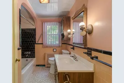27 Kinnicutt Rd, Worcester, MA 01602 - Photo 17