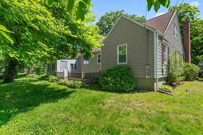 27 Kinnicutt Rd, Worcester, MA 01602 - Photo 31