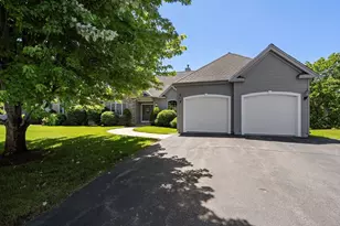 894 Liberty St, Braintree, MA 02184 - Photo 3