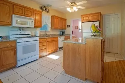 103 Tucker St, Fall River, MA 02724 - Photo 9