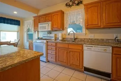 103 Tucker St, Fall River, MA 02724 - Photo 11