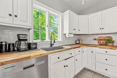 6 Parkin Ct, Taunton, MA 02780 - Photo 5