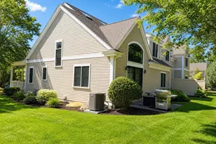 17 Courtyard Pl, Lexington, MA 02420 - Photo 3