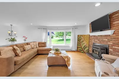 27 Hillside Dr, Sturbridge, MA 01566 - Photo 3