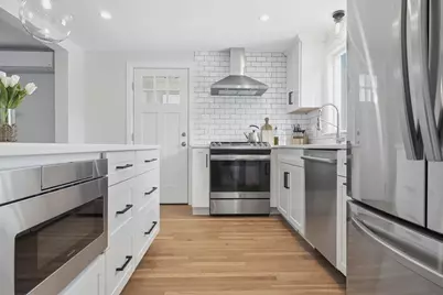 42 Matthies St, Beverly, MA 01915 - Photo 5