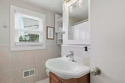 42 Matthies St, Beverly, MA 01915 - Photo 23