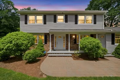 9 Sparhawk Dr, Burlington, MA 01803 - Photo 3