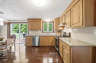 9 Sparhawk Dr, Burlington, MA 01803 - Photo 21