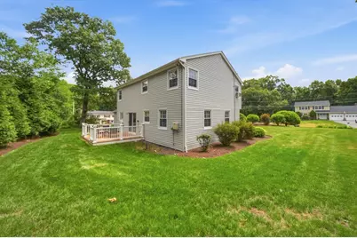 9 Sparhawk Dr, Burlington, MA 01803 - Photo 5