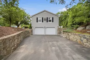 9 Sparhawk Dr, Burlington, MA 01803 - Photo 9