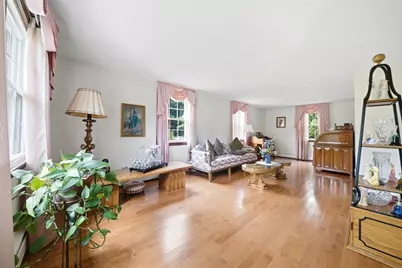 9 Sparhawk Dr, Burlington, MA 01803 - Photo 13