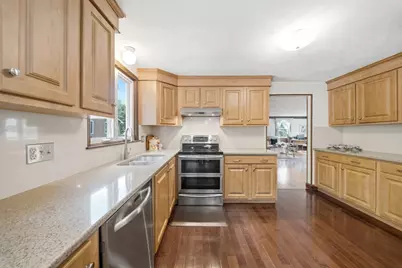 9 Sparhawk Dr, Burlington, MA 01803 - Photo 21