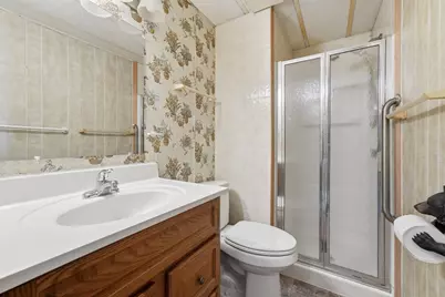 21 Fourth Ave, Westfield, MA 01085 - Photo 17