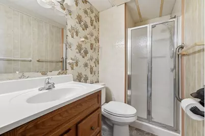 21 Fourth Ave, Westfield, MA 01085 - Photo 17