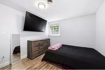 9 Woodcliff St, Springfield, MA 01109 - Photo 11