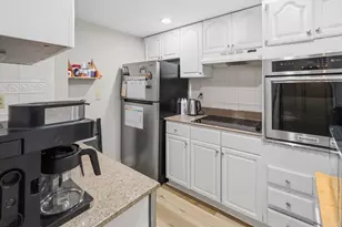 239 Commonwealth Ave, Boston, MA 02116 - Photo 13