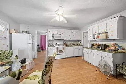 42 Ferry St, Chicopee, MA 01013 - Photo 27