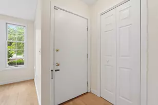 70 Amity Pl, Amherst, MA 01002 - Photo 5