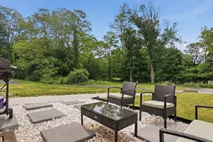 24 Mendon St, Blackstone, MA 01504 - Photo 9