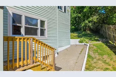 409 Crescent St, Fall River, MA 02720 - Photo 9