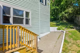 409 Crescent St, Fall River, MA 02720 - Photo 9